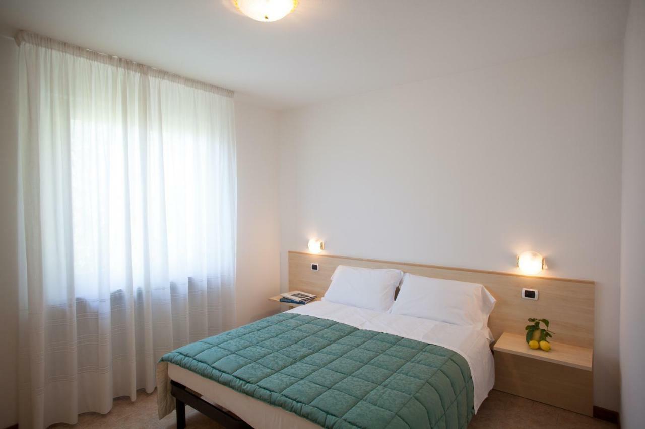 Residence Villa Aranci ลีโมเนซุลการ์ดา ภายนอก รูปภาพ